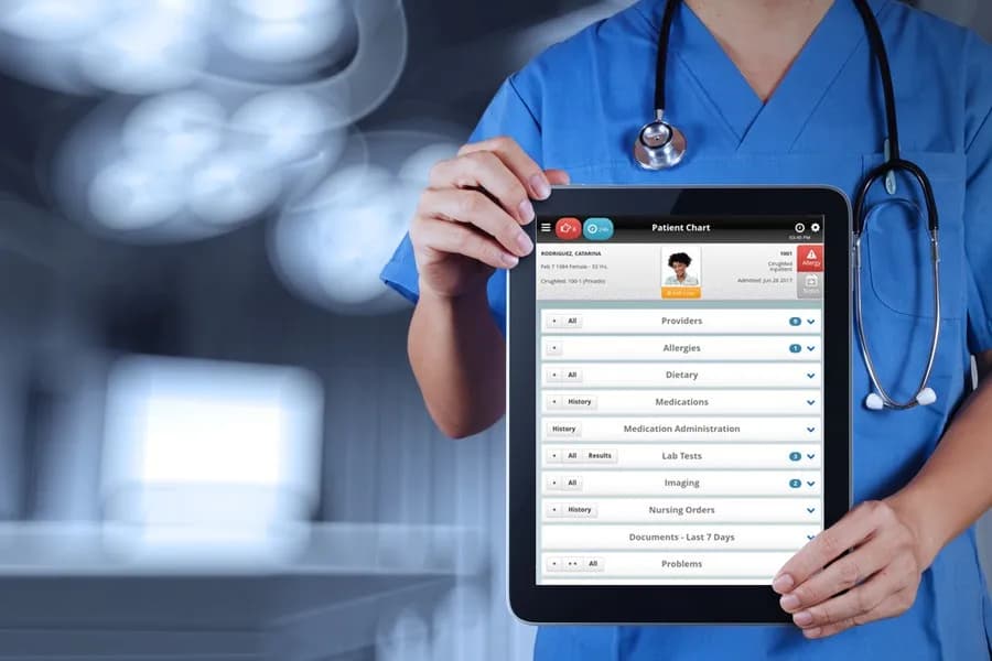 electronic-patient-chart-on-tablet